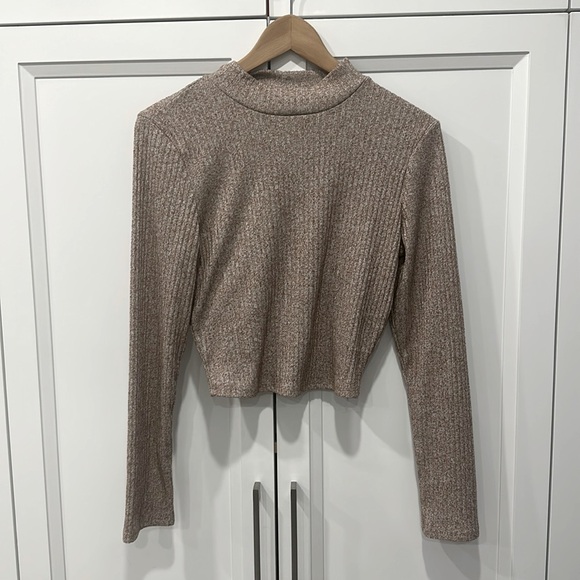 Crop Long Sleeve - Picture 1 of 3